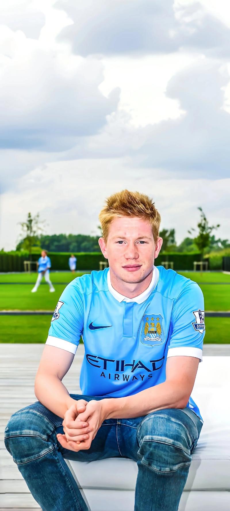 详解棒球规则中的“打者干扰”判定当球棒击中捕手手套