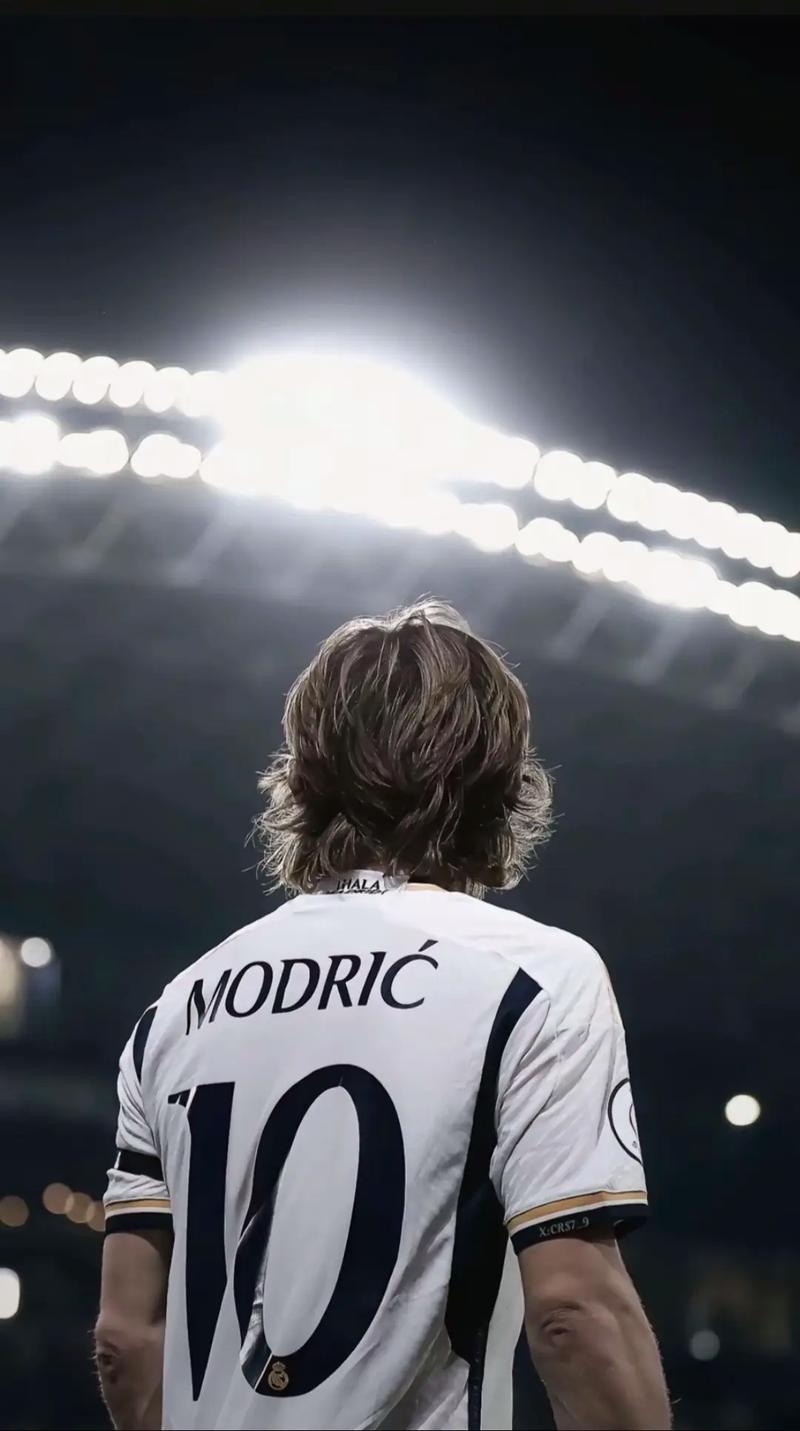 欧战奥斯卡：梅西获最佳男主角 范加尔最佳导演