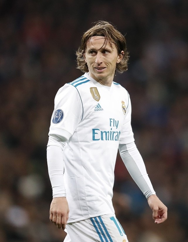 为什么新手总盯着底牌（新手为何总执着于底牌）