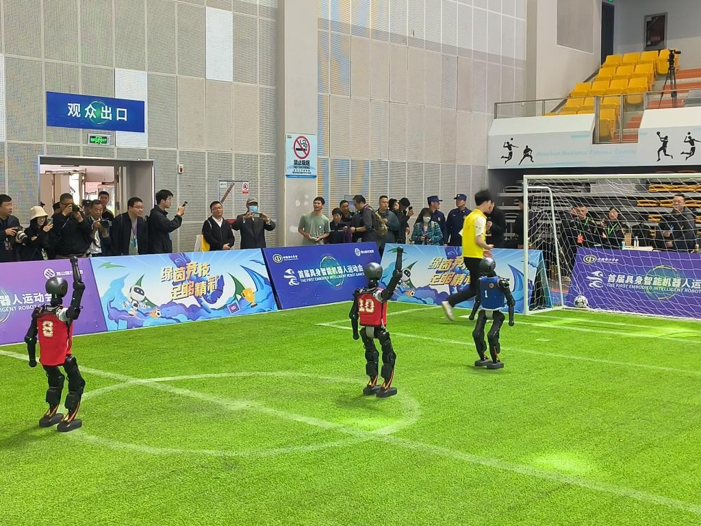 国信体育馆上演「极限转场」：斯诺克完美落幕，CBA青岛主场8小时恢复